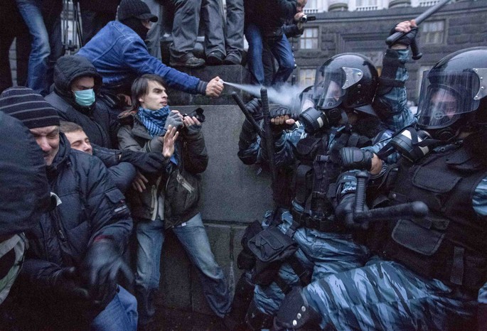Против участников митинга за&nbsp;евроинтеграцию в&nbsp;Киеве применили слезоточивый газ