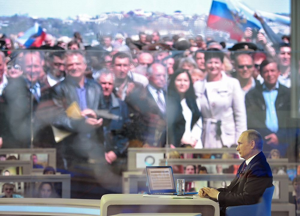 Владимир Путин отвечает на вопросы севастопольцев в ежегодной специальной программе «Прямая линия с Владимиром Путиным»