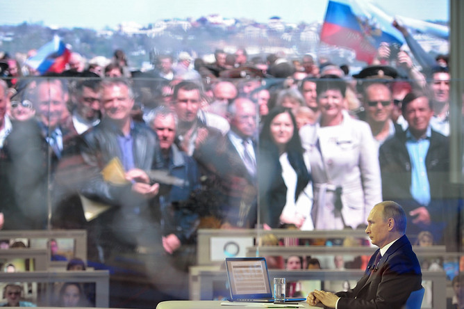 Владимир Путин отвечает на вопросы севастопольцев в ежегодной специальной программе «Прямая линия с Владимиром Путиным»