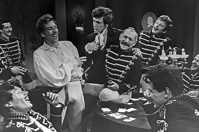 Кадр из кинофильма «Крепостная актриса» («Ленфильм», 1963 год, режиссер Роман Тихомиров). В роли Никиты — Сергей Юрский