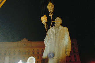Демонтаж памятника Дзержинскому в Москве, 1991 г.