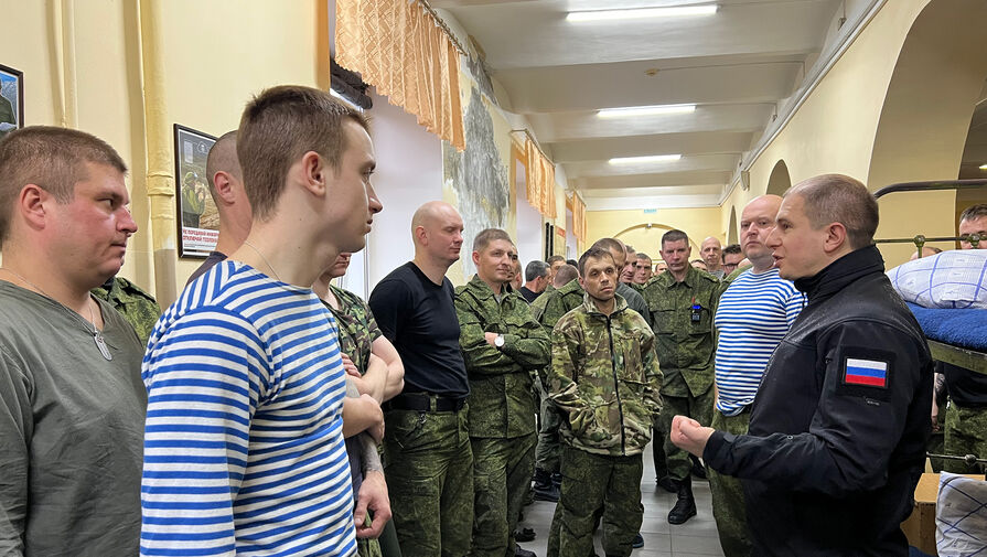 Депутат Романов обещал помочь мобилизованным петербуржцам в решении социальных вопросов