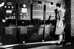 Первыми программистами ENIAC стали шесть девушек – Мэрлин Мельцер, Рут Лихтерман, Кэтлин Рита Макналти, Бетти Джин Дженнингс, Франсис Элизабет Снайдер и Франсис Билас