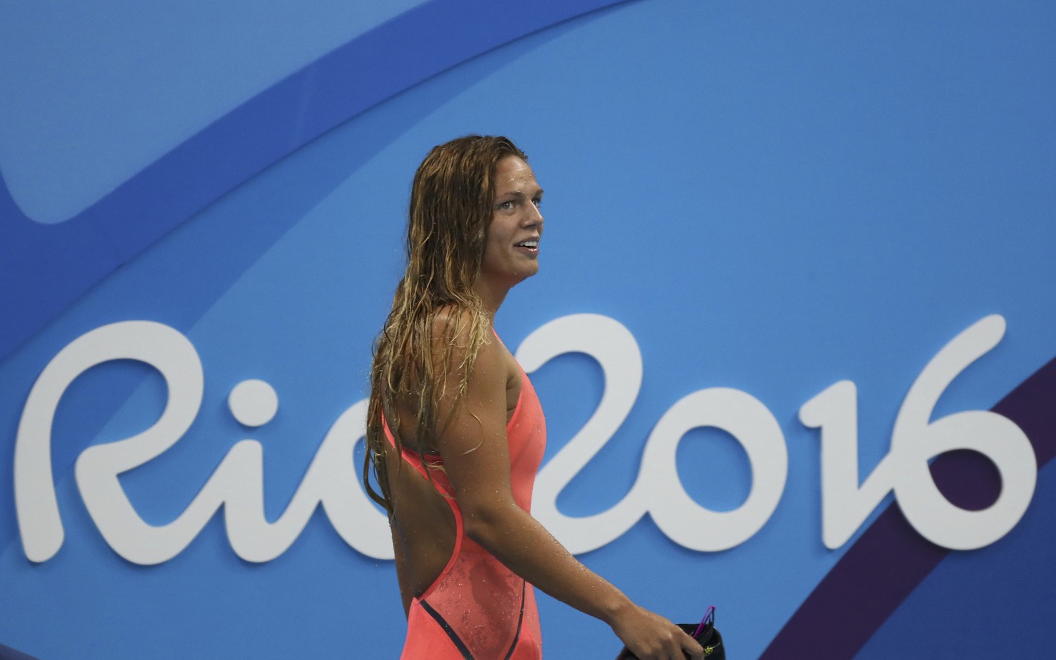 Россиянка Юлия Ефимова вышла в финал олимпийских соревнований по плаванию на дистанции 100 м брассом, выиграв свой полуфинальный заплыв