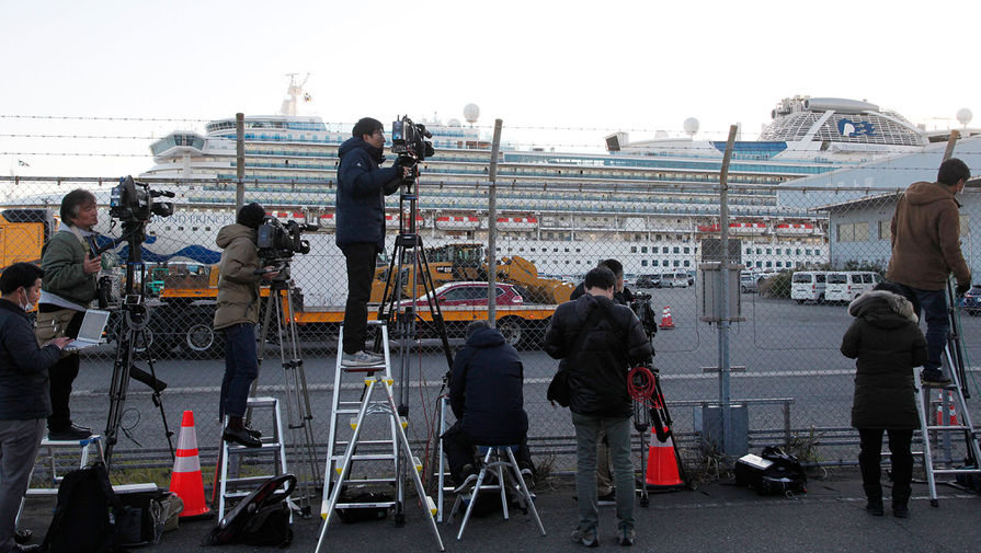 Круизное судно Diamond Princess в порту Иокогамы, 16 февраля 2020 года