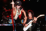 Группа Bon Jovi во время выступления в Детройте, 1985 год