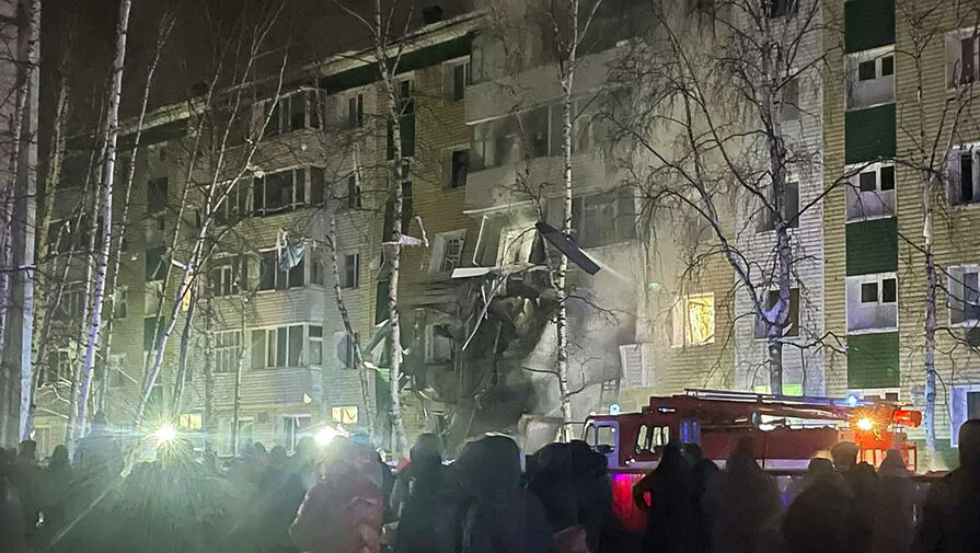 В Нижневартовске эвакуируют жителей соседних подъездов дома, где произошел взрыв