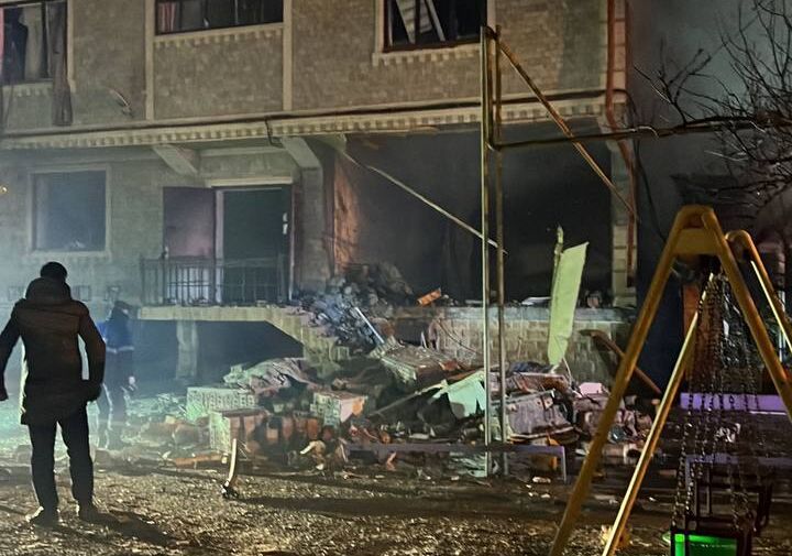 СК возбудил уголовное дело после взрыва газа в 6-этажном доме в Хасавюрте