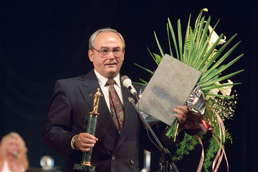 Режиссер и актер Всеволод Шиловский со специальным призом зрительского жюри за&nbsp;фильм &laquo;Кодекс бесчестия&raquo; на&nbsp;кинофестивале &laquo;Золотой Дюк &mdash; 94&raquo; в&nbsp;Одессе