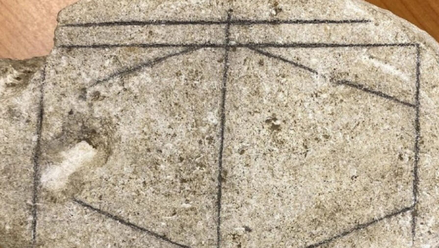 Загадочный камень римской эпохи поставил ученых в тупик