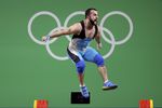 Казахстанский тяжелоатлет Рахимов завоевал золото в категории до 77 кг 