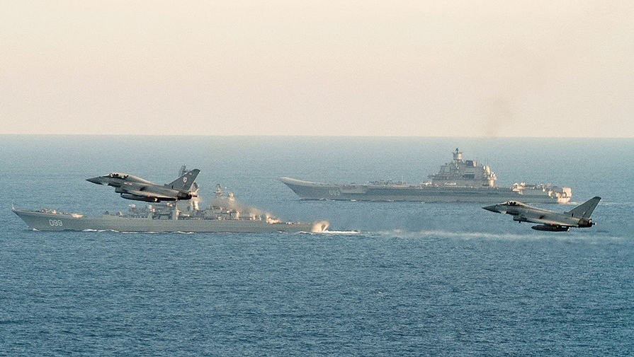 Истребители Королевских ВВС типа Typhoon сопровождают российские корабли в&nbsp;Ла-Манше, 25&nbsp;января 2017&nbsp;года