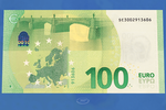 Новые банкнота в размере €100