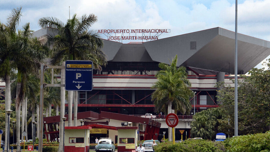 В Минтрансе РФ рассказали, сколько туристов перевезли с Кубы на вывозных рейсах