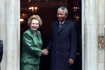 71-й премьер-министр Великобритании Маргарет Тэтчер и Нельсон Мандела, 1990 год