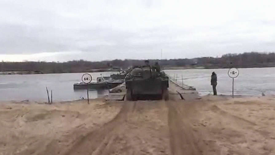 Минобороны России показало марш подразделении ВДВ в Киевскои области