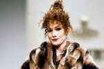 Карла Бруни на показе коллекции Vivienne Westwood в Париже, 1993 год 