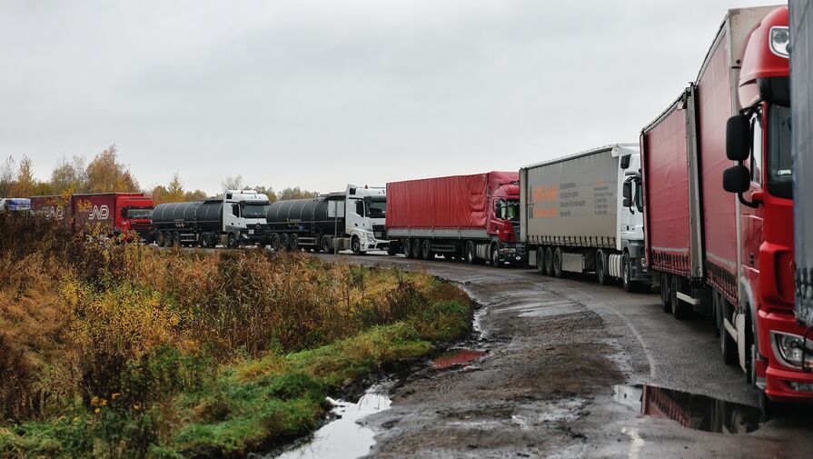 Политолог объяснил, почему страны Балтии саботируют транзит грузов из РФ
