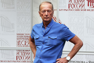 Сатирик Михаил Задорнов во время празднования 80-летнего юбилея поэта Е. Евтушенко в «Галерее-музее Е. Евтушенко», 2013 год