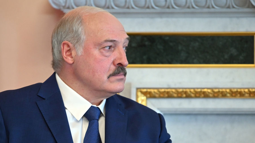 Лукашенко рассказал, что Путин обещал присвоить ему звание полковника