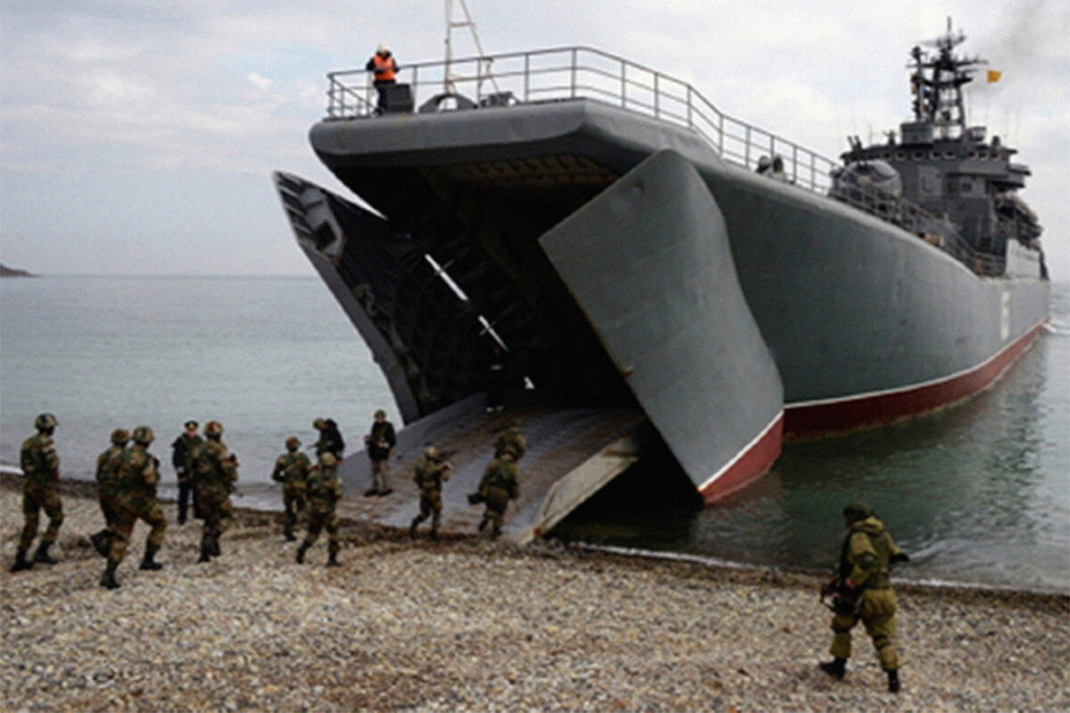 Большой десантный корабль «Адмирал Невельской» провел учения в районе  Курильских островов - Газета.Ru | Новости