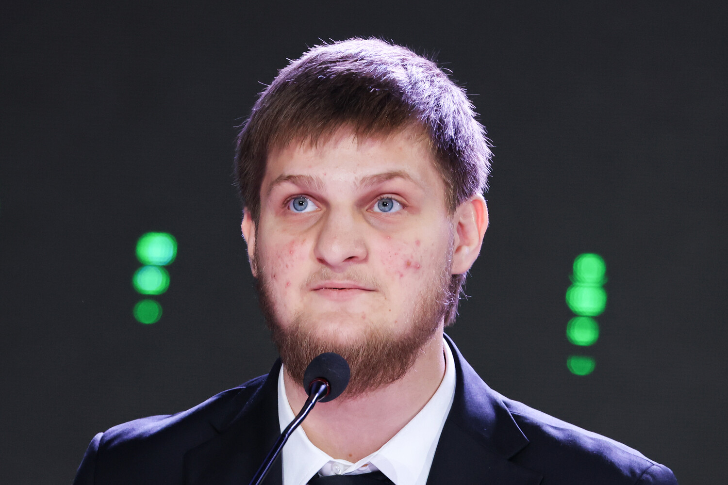 Старший сын главы Чечни Ахмат Кадыров стал министром. Осенью ему  исполнилось 18 лет - Газета.Ru
