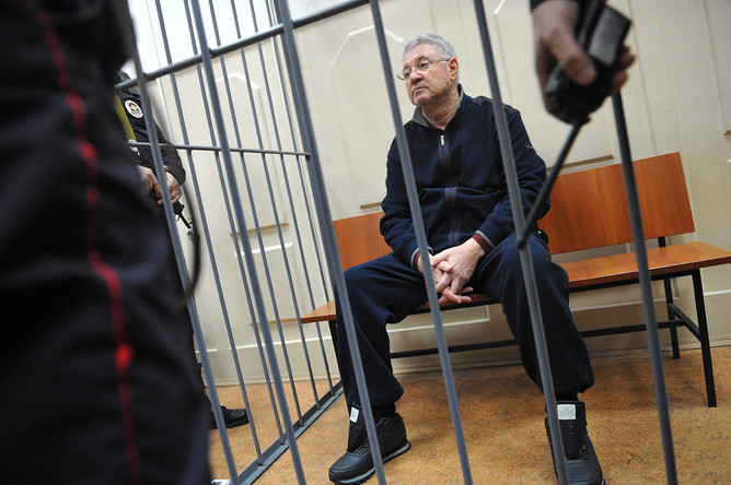 Арестованный и отстраненный от должности астраханский мэр Михаил Столяров