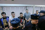Обвиняемые и сотрудники полиции во время оглашения приговора по делу о беспорядках на Болотной площади 6 мая 2012 года в Замоскворецком суде