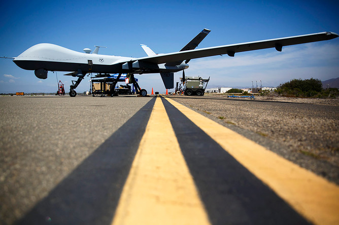 Разведывательно-ударный БПЛА MQ-9 Reaper на военно-морской базе Вентура-Каунти в США