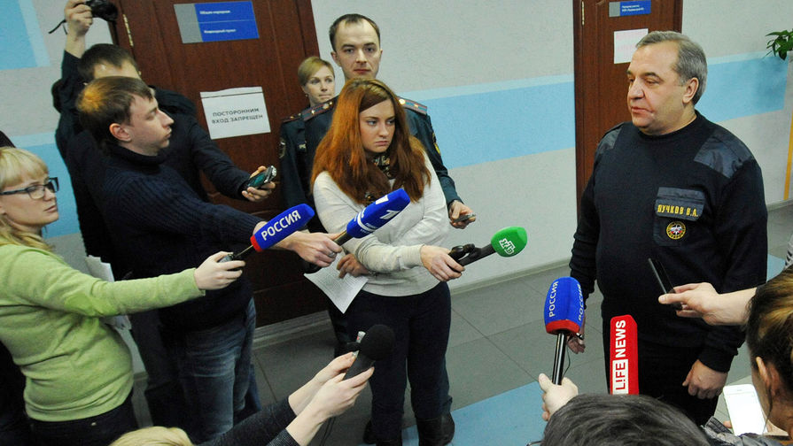 Глава МЧС РФ Владимир Пучков во время общения с&nbsp;журналистами 28&nbsp;февраля