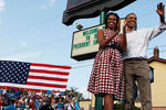 Мишель Обама в демократичном платье Asos во время предвыборной кампании 2012 года