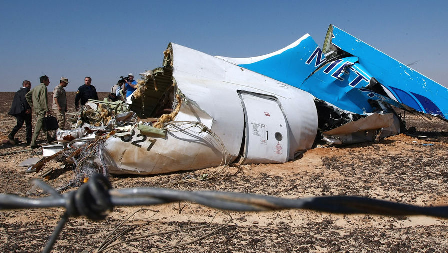Обломки самолета Airbus A321 авиакомпании «Когалымавиа» на севере Синайского полуострова