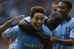 Самир Насри празднует победный гол в ворота «Саутгемптона»