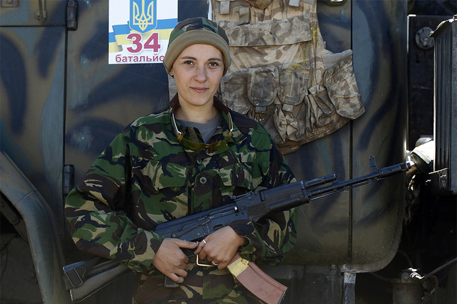 Украинская военнослужащая в городе Горловка в Донецкой области