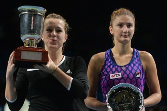 Анастасия Павлюченкова (слева) выиграла Кубок Кремля