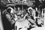 Подготовка к совместному советско-американскому космическому полету по программе «Союз»-«Аполлон». На снимке: Алексей Леонов (слева) и американские астронавты Дональд Слейтон и Томас Стаффорд во время совместных тренировок в Центре пилотируемых космических полетов в Хьюстоне, 1975 год