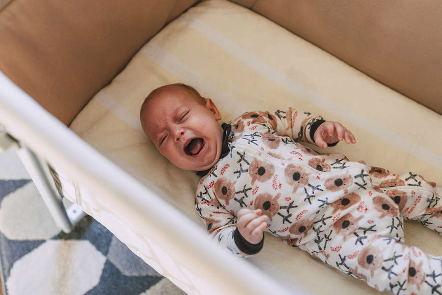 Ребенку 1 год. Плачет по ночам. Как помочь