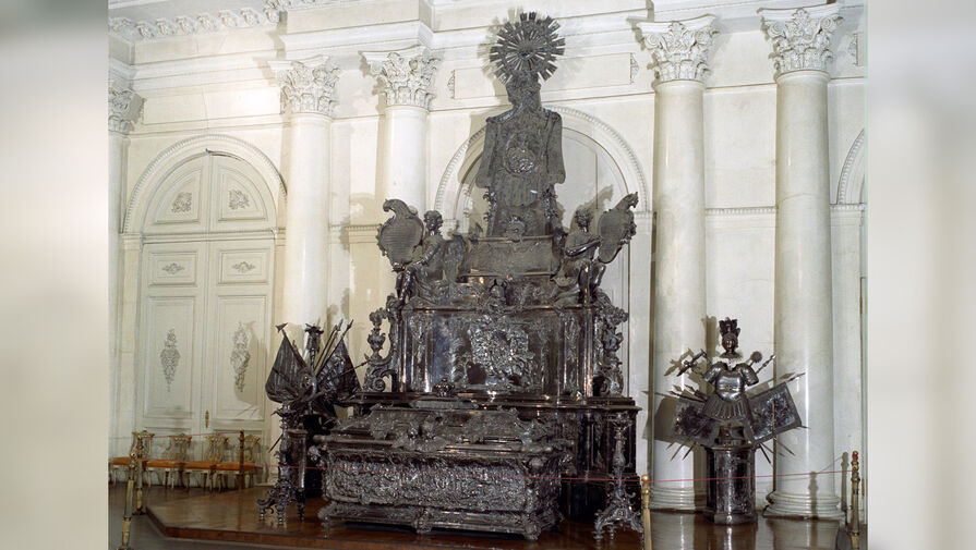 Эрмитаж передаст гробницу Александра Невского РПЦ после реставрации