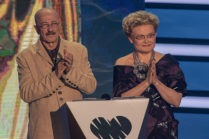 Александр Розенбаум и ведущая Елена Малышева, 2016 год