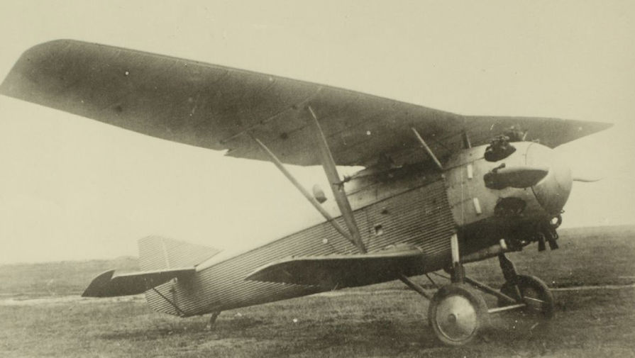 И-4 (АНТ-5). Построен совместно с&nbsp;А. Н. Туполевым (выпускался с&nbsp;1928 по&nbsp;1930 год)