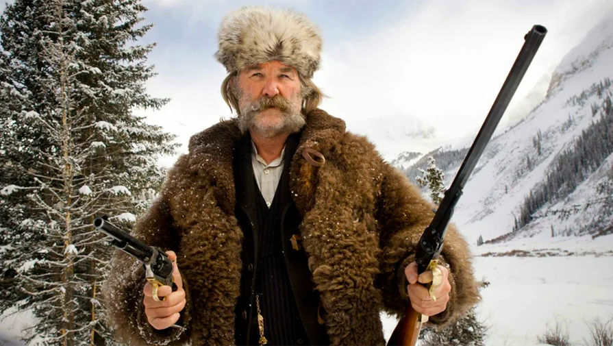 <b>Кадр из фильма «Омерзительная восьмерка» (2015)</b> <br>
В 2015 году Рассел появился в зимнем вестерне Тарантино «Омерзительная восьмерка». Вместе с ним в фильме сыграли Сэмюэл Л. Джексон, Дженнифер Джейсон Ли, Тим Рот, Майкл Мэдсен и Ченнинг Тейтум, а музыку к картине написал Эннио Морриконе.