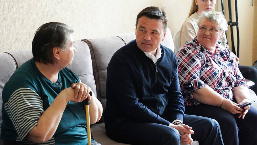 Губернатор Подмосковья навестил людей, чей дом пострадал от взрыва газа в Ступино