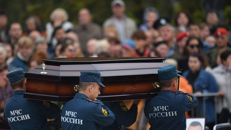 Церемония прощания с&nbsp;погибшими при&nbsp;нападении на&nbsp;Керченский политехнический колледж, 19 октября 2018 года