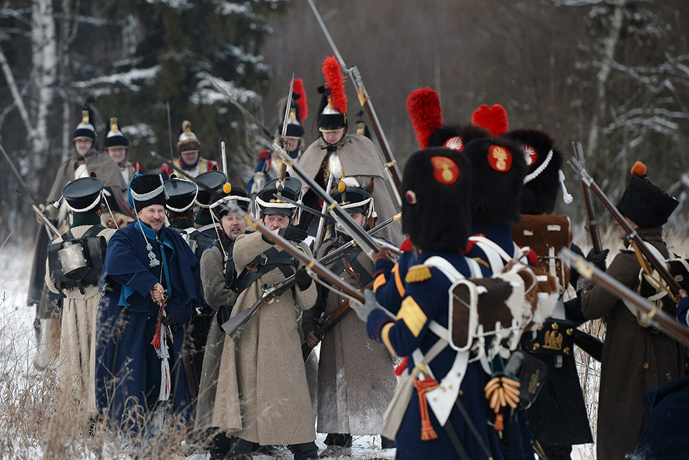 Участники военно-исторической реконструкции событий Отечественной войны 1812 года в городском поселении Апрелевка Наро-Фоминского района.