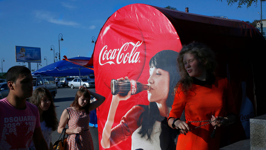 Титов заявил, что Coca-Cola можно ввозить в Россию по параллельному импорту