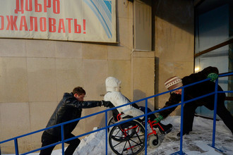 Участник женского конкурса «Красота без ограничений» во Владивостоке, 2012 год