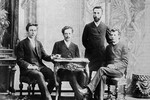 Антон Степанович Аренский и его ученики — Георгий Конюс, Николай Морозов и Сергей Рахманинов (справа налево), 1892 год
