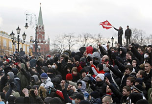 Кто устроил массовую драку в центре Москвы?