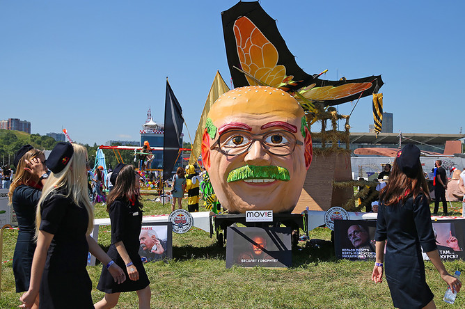 Чемпионат самодельных летательных аппаратов Red Bull Flugtag в Крылатском