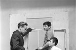 Владислав Крапивин с актерами Свердловского театра юного зрителя, 1966 год